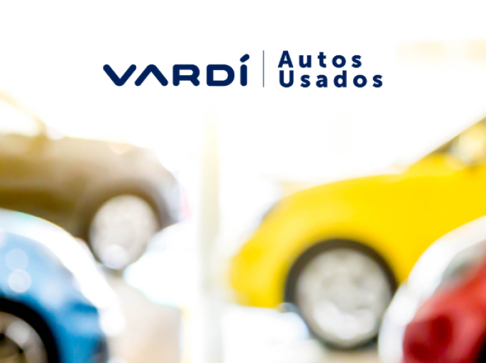 Carro usado en concesionario Vardí Autos Usados resaltando su calidad