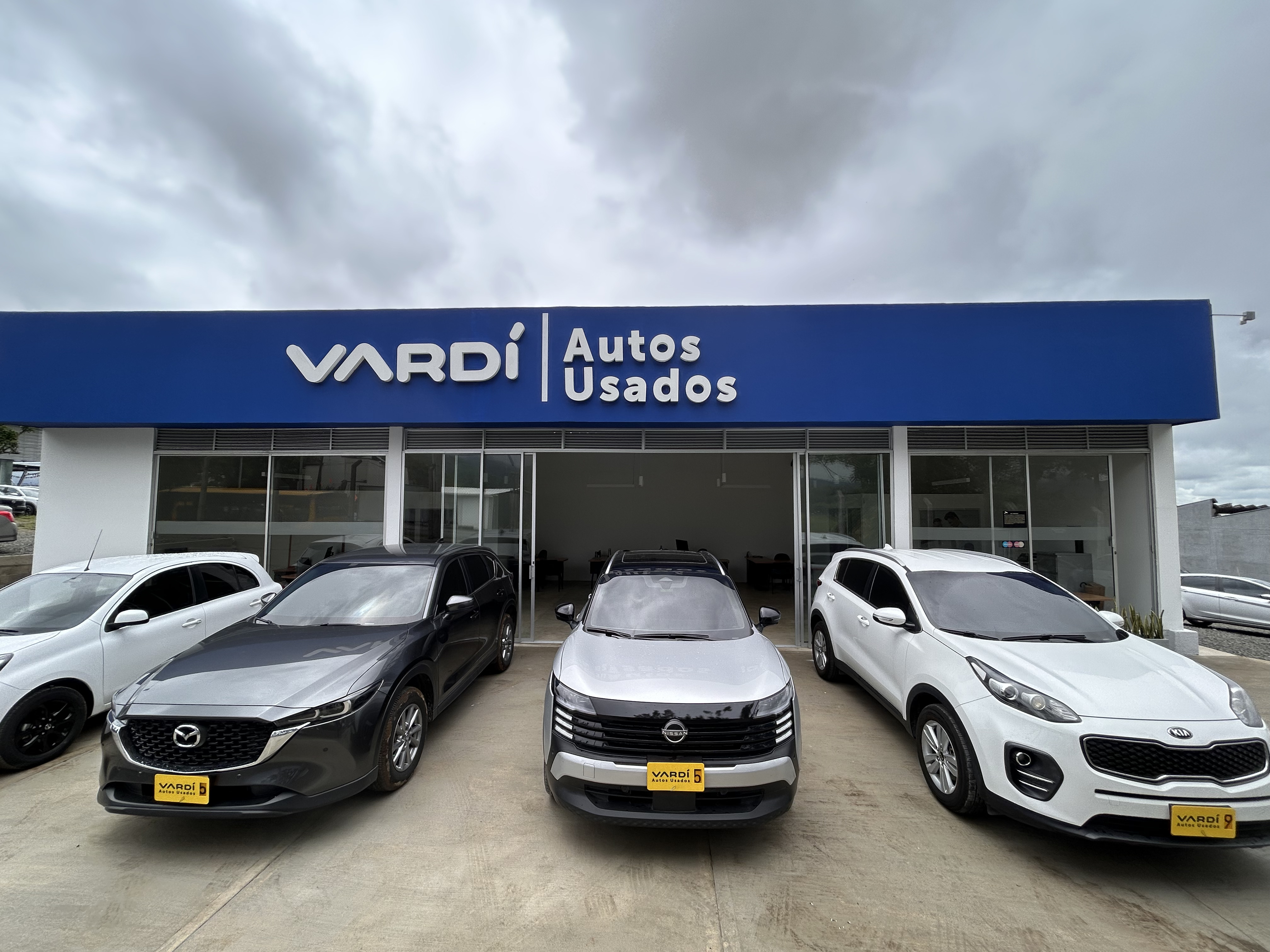 Nueva sede del concesionario de carros usados en Pereira de Vardí Autos Usados 